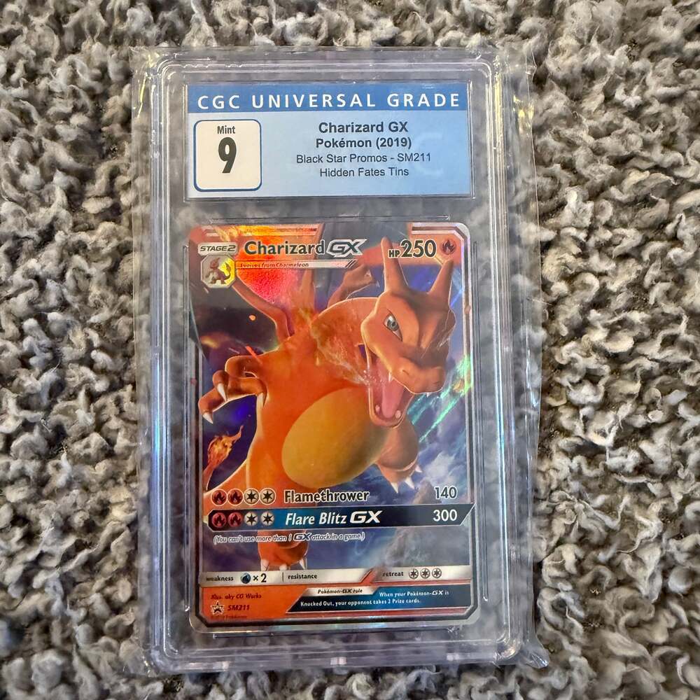 2019 Pokémon SM Black Star Promo Charizard GX SM211 Holo Promo CGC 9 MINT